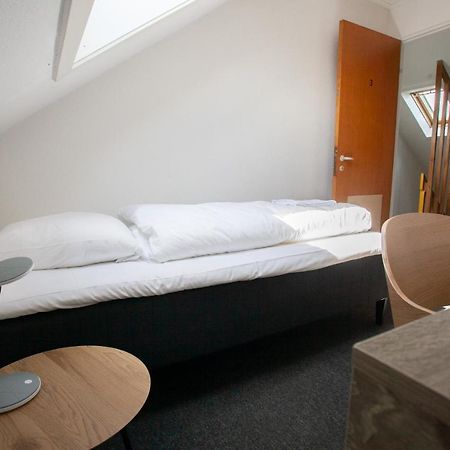 The Bird / Guesthouse / 10 Min Walk Downtown Torshavn Bagian luar foto