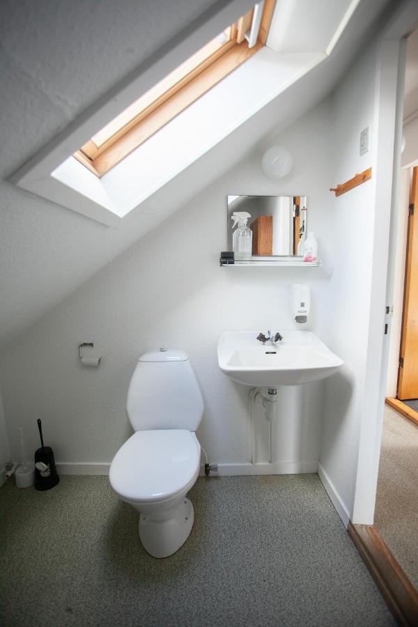 The Bird / Guesthouse / 10 Min Walk Downtown Torshavn Bagian luar foto