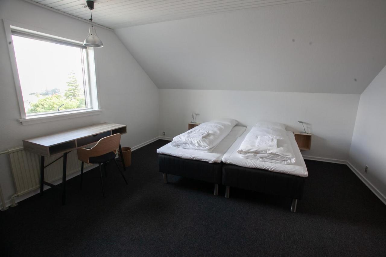 The Bird / Guesthouse / 10 Min Walk Downtown Torshavn Bagian luar foto