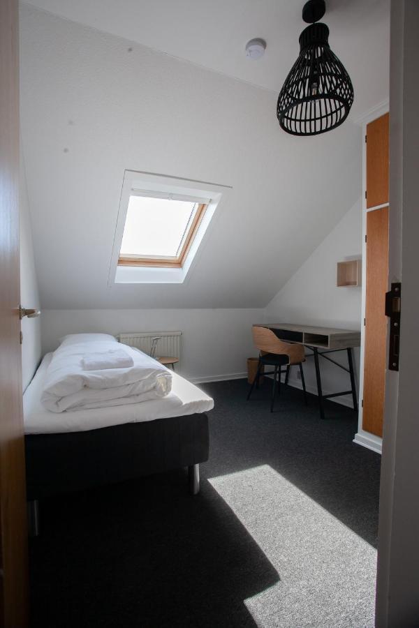 The Bird / Guesthouse / 10 Min Walk Downtown Torshavn Bagian luar foto