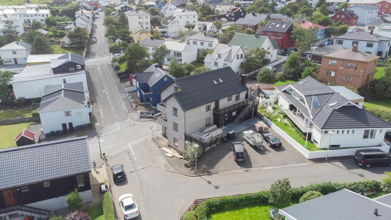 The Bird / Guesthouse / 10 Min Walk Downtown Torshavn Bagian luar foto