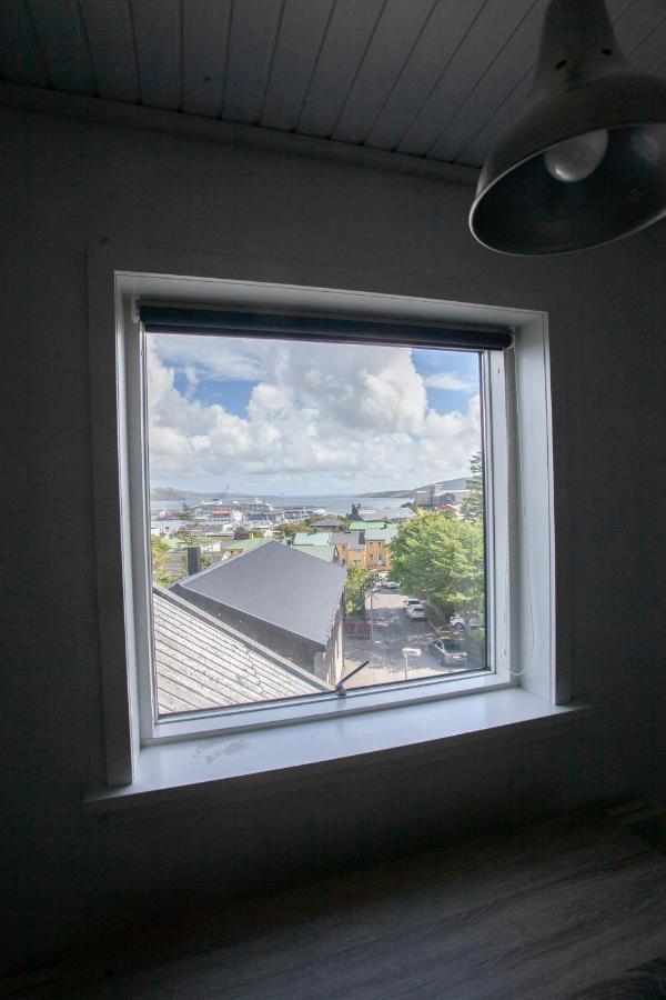 The Bird / Guesthouse / 10 Min Walk Downtown Torshavn Bagian luar foto